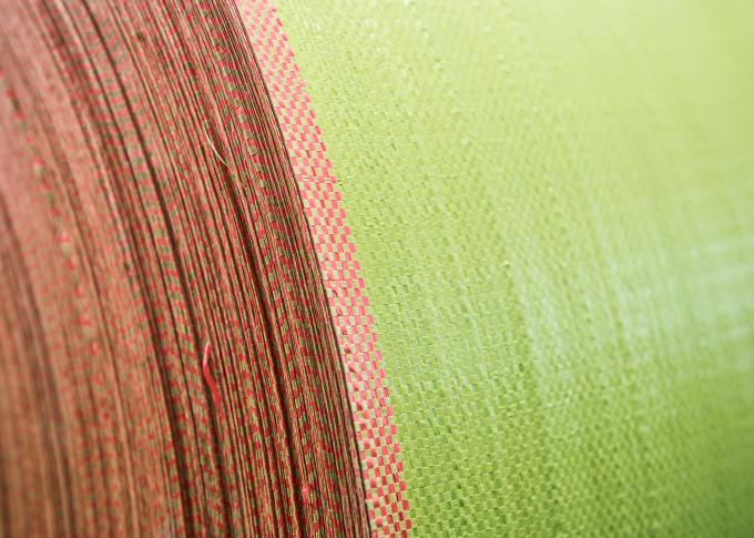 Рулон ткани сплетенный Pp, сплетенная ширина крена полипропилена изготовленная на заказ 0,5 до 1 mm толщиная